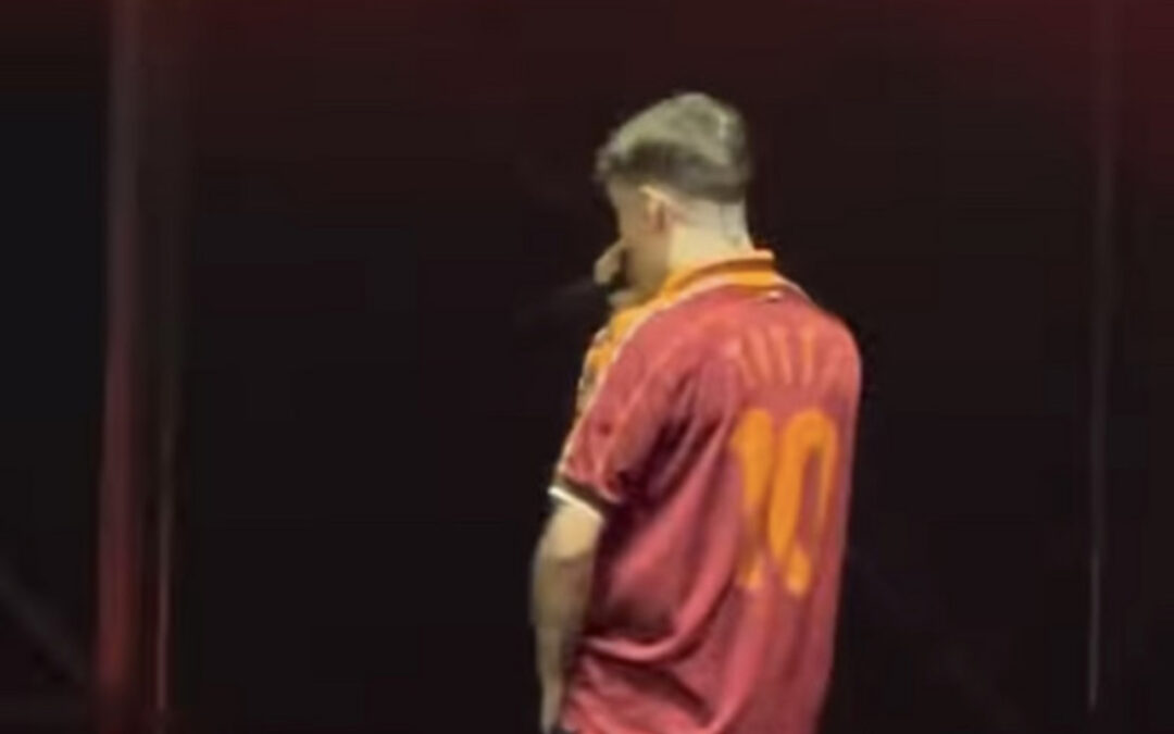 Blanco al Circo Massimo con la maglia di Totti: “Ma voglio bene anche ai laziali”