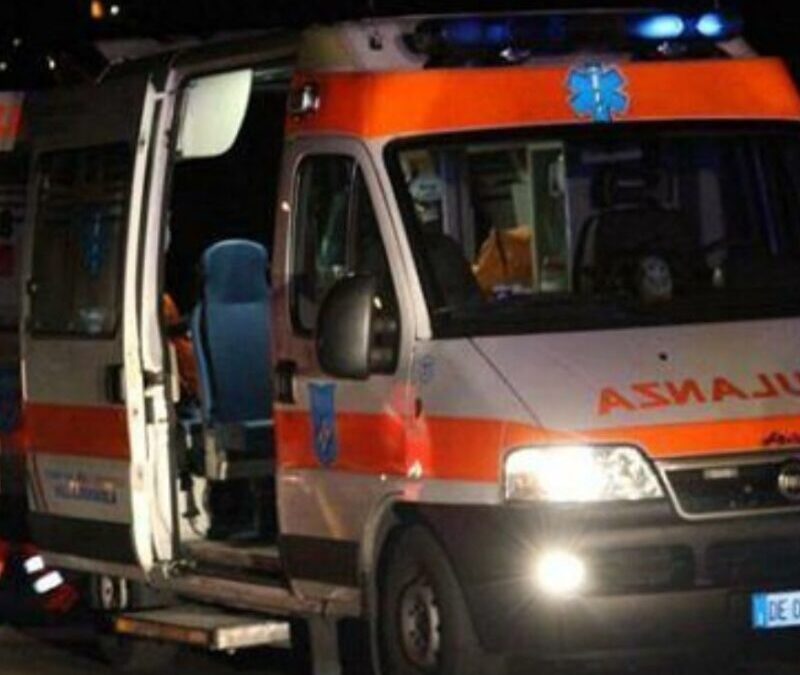 Perde il controllo della moto, 21enne muore sul colpo