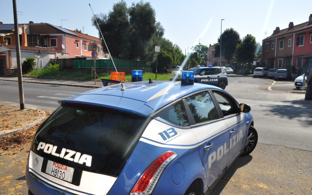 Invita una mendicante a pranzo ma la donna minaccia l’anziano con un coltello e lo rapina