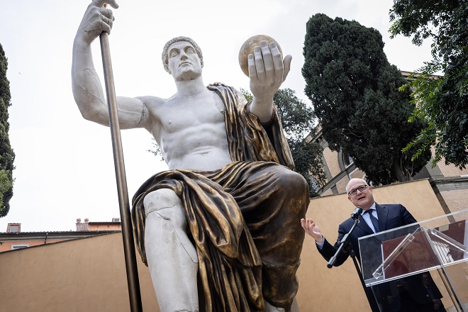 Musei Capitolini, l’imponente ricostruzione del Colosso di Costantino