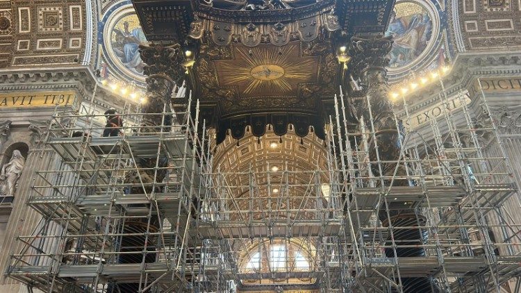 San Pietro, iniziati i lavori preliminari al restauro del Baldacchino del Bernini in vista del Giubileo