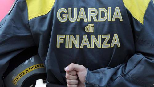 La Guardia di Finanza arresta un 40enne campano per estorsione