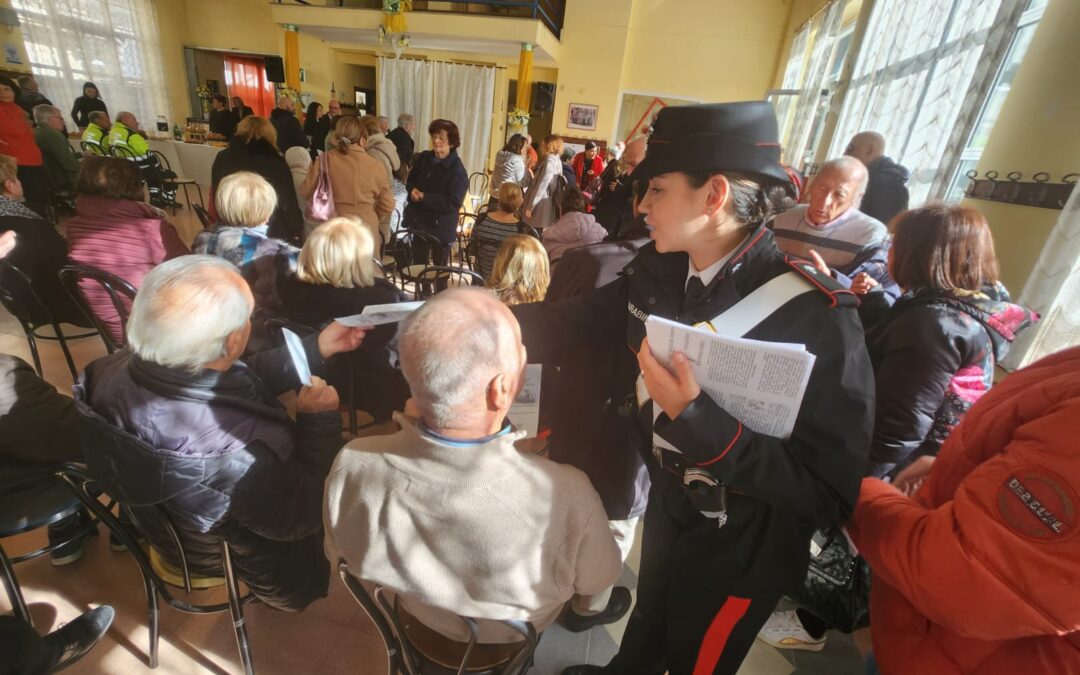 Truffa del finto pacco postale, i Carabinieri arrestano 6 persone. Trovata la base operativa