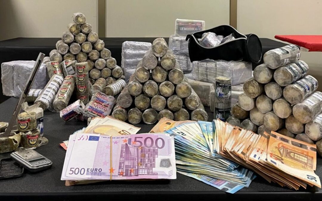 Arrestato dalla Polizia un 29enne trovato in possesso di 16 kg di hashish