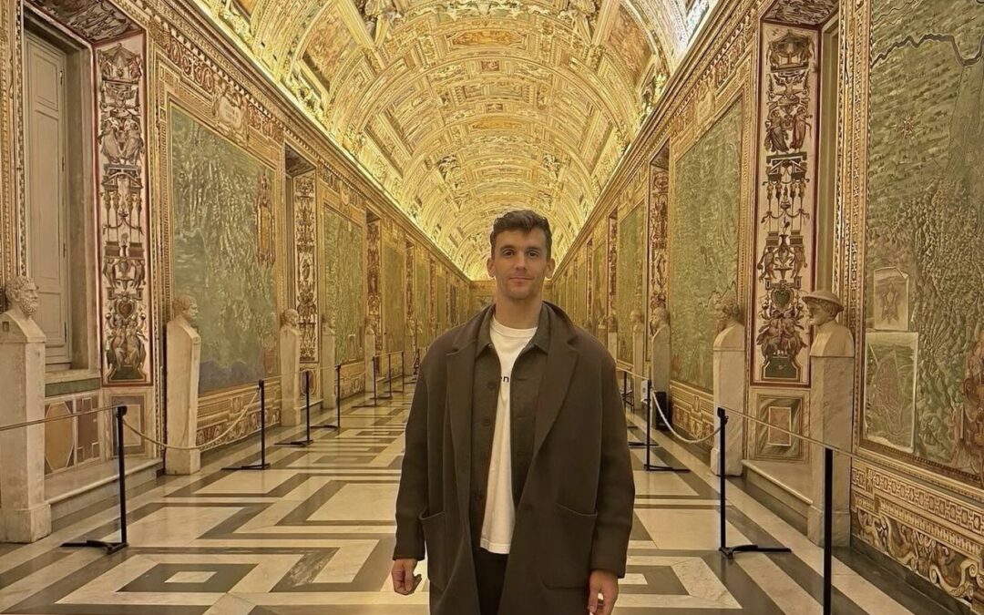 Il difensore della A.S.Roma, Llorente ai Musei Vaticani