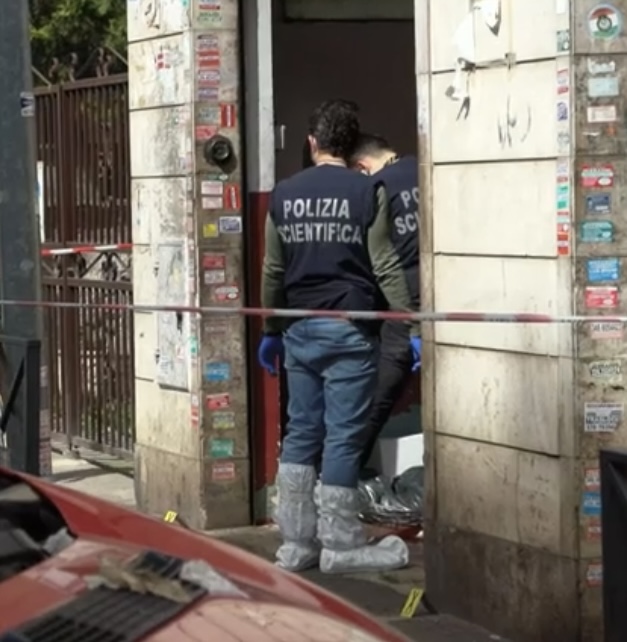 Roma, sparatoria alla Magliana, gambizzato un 55enne. Indaga l’antimafia