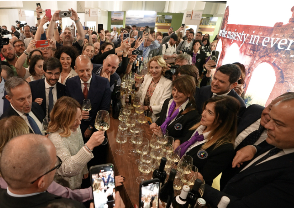 Righini: “Orgogliosi per la visita del Premier Meloni al padiglione Lazio a Vinitaly”