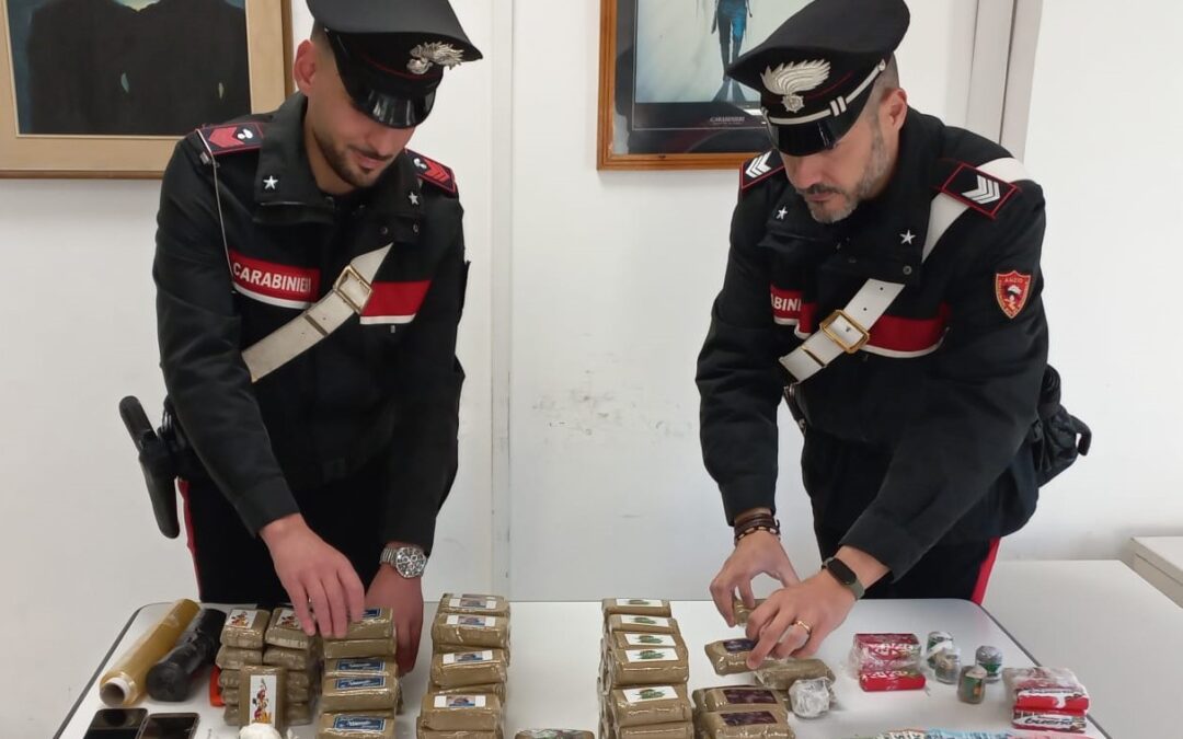 Quarantenne marocchino trovato in possesso di 11 chili di hashish. Arrestato dai Carabinieri