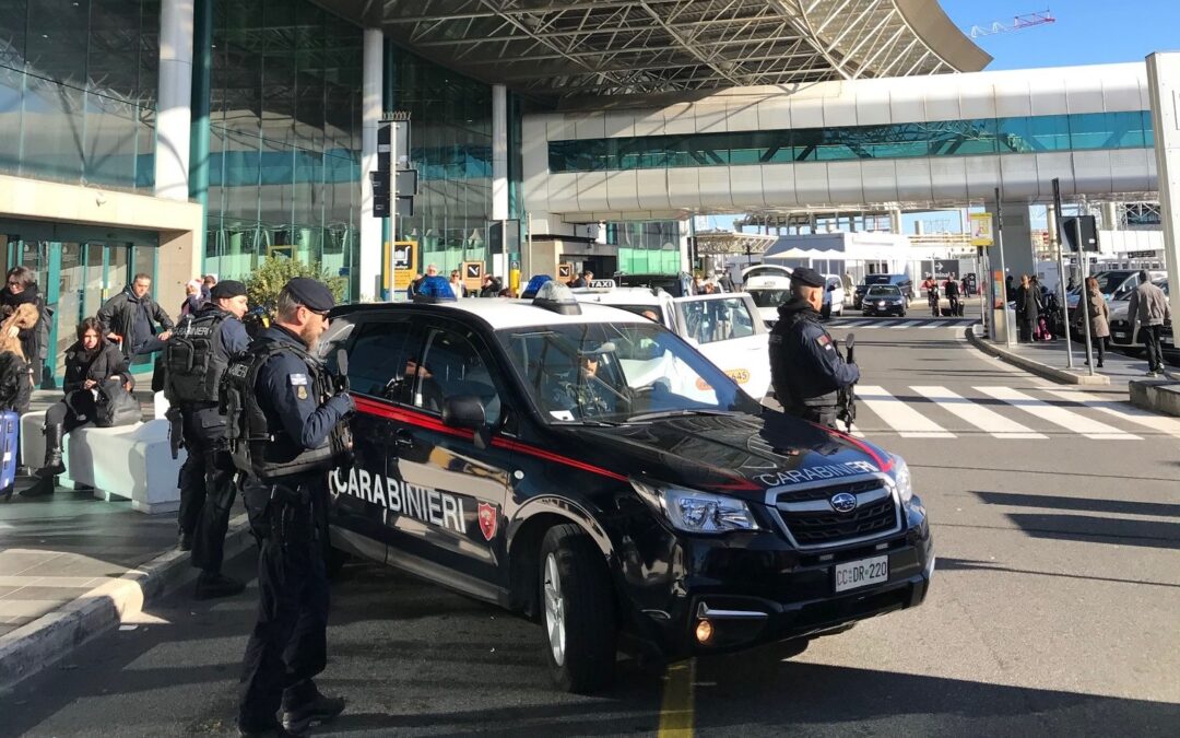 Fiumicino, tenta di rubare al duty free, denunciato dai Carabinieri. Sanzionati anche 5 autisti