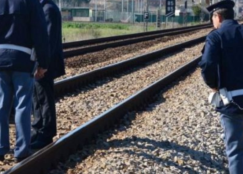 Uomo muore investito dal treno