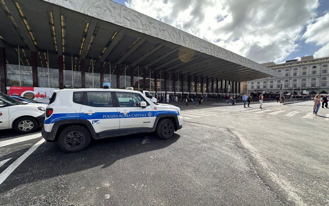 Stazione Termini, la Polizia Locale sventa il furto di un telefono cellulare a due turiste