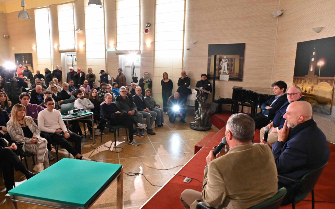 Grande successo per la presentazione del libro su Vincenzo D’Amico “Volevo giocare nella Lazio”. Presente anche l’aquila Olimpia