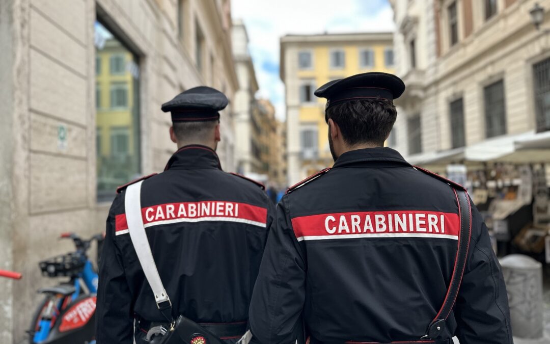 Carabinieri contro furti e borseggi in centro, arrestate 13 persone
