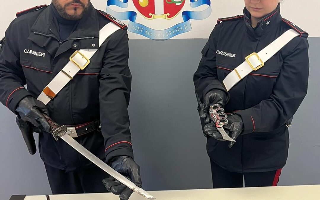 Controlli dei Carabinieri, 5 persone denunciate. Rinvenuti armi e droga