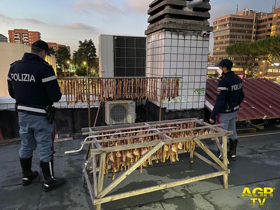 La Polizia sequestra 48 chili di cibo etnico privo di tracciabilità. Scoperti tre lavoratori in nero