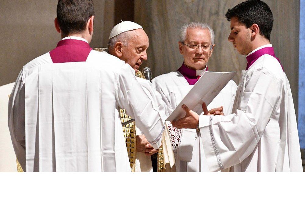 Papa Francesco: “Con il Giubileo aprirò una Porta Santa per i detenuti”