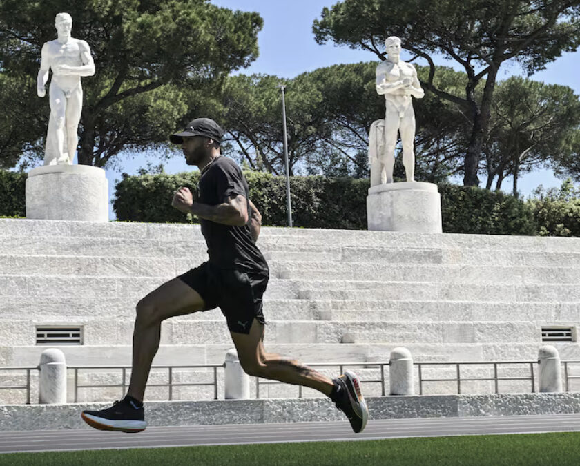 Marcell Jacobs si allena allo Stadio dei Marmi con lo sguardo agli Europei di Roma
