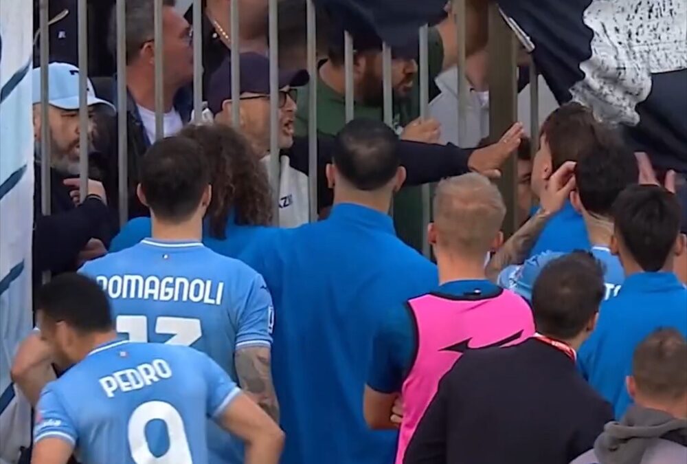Lazio, il confronto con i tifosi nel dopo-gara di Monza nel mirino della Procura federale