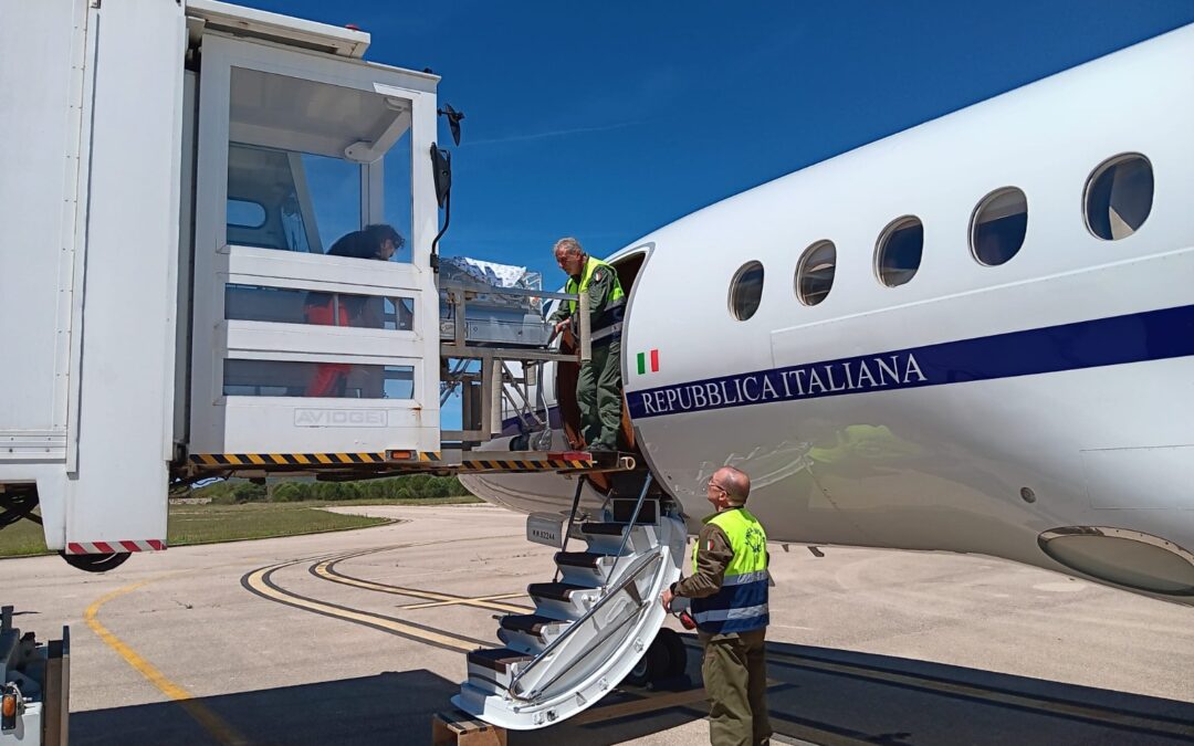 Sardegna: un Falcon dell’Aeronautica Militare trasporta neonato da Alghero a Roma