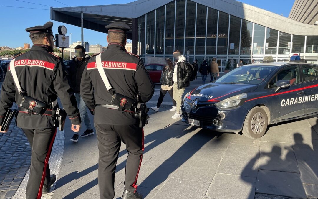 Stazione Termini: ruba due profumi in un negozio, arrestato 45enne romeno dai Carabinieri