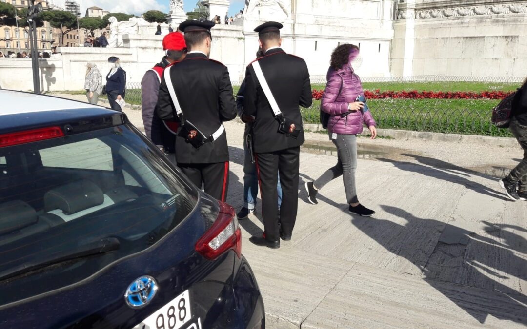 Borseggi e furti in centro, i Carabinieri arrestano 13 persone