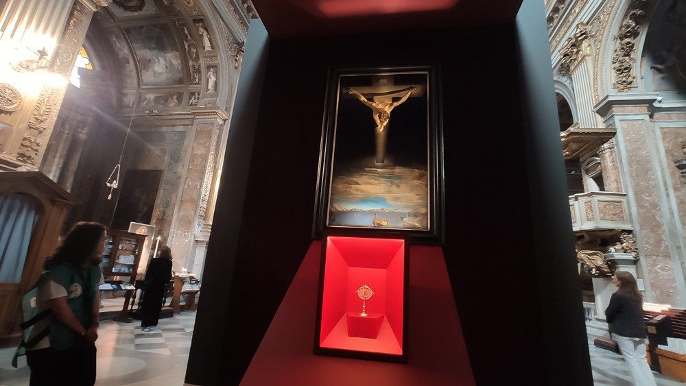 A Roma, nella chiesa di San Marcello al Corso, esposto il capolavoro di Salvador Dalì: il Cristo di San Juan de la Cruze