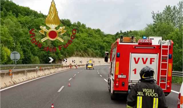 Fiano Romano, schianto sulla A1 tra Tir: gravi gli autisti trasferiti all’ospedale in elicottero