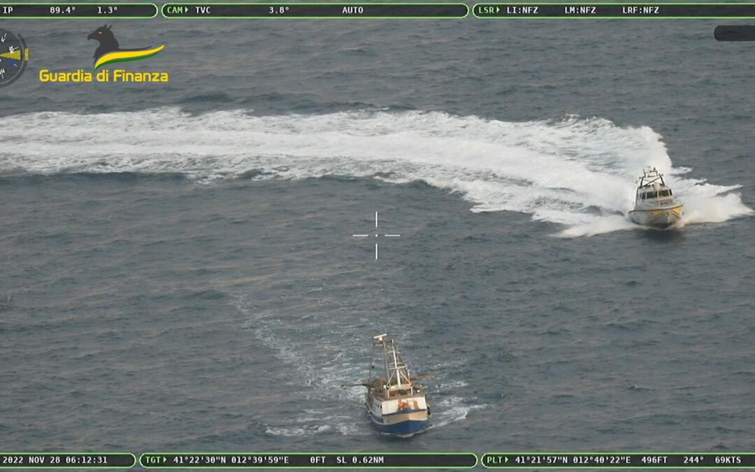 La Guardia di Finanza interrompe quattro attività di pesca a strascico in zona vietata