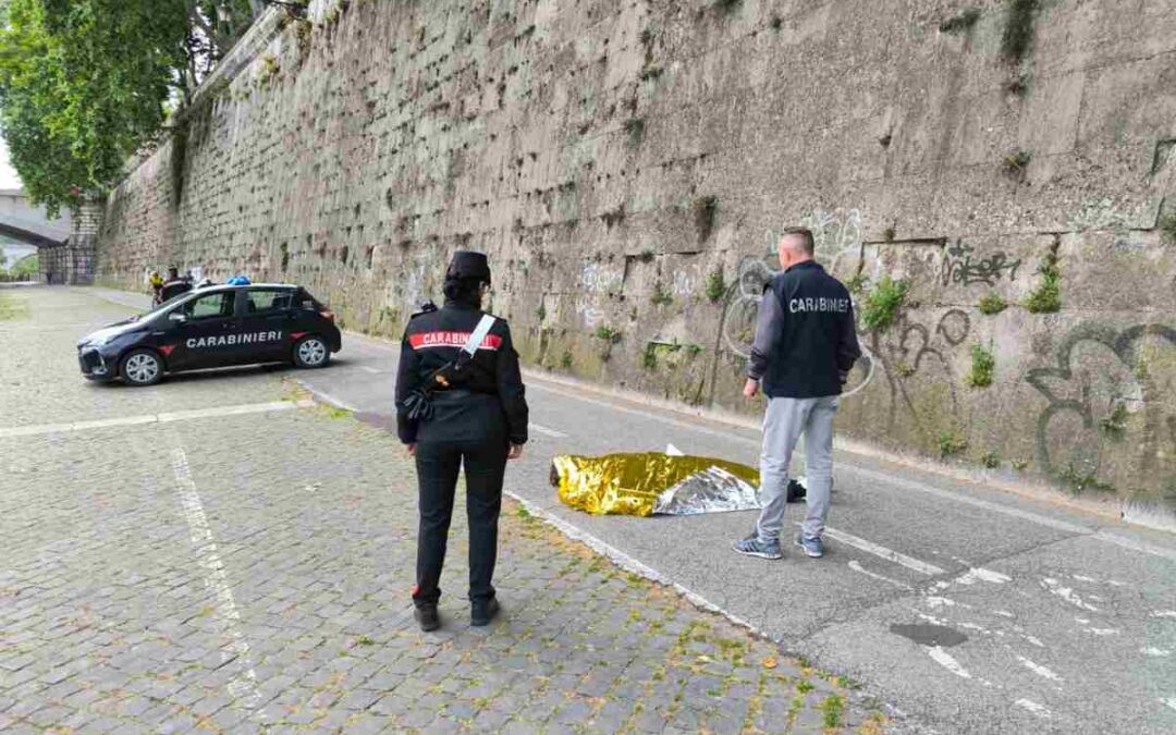 Morto un ragazzo svedese che ubriaco si è sporto da Ponte Sisto