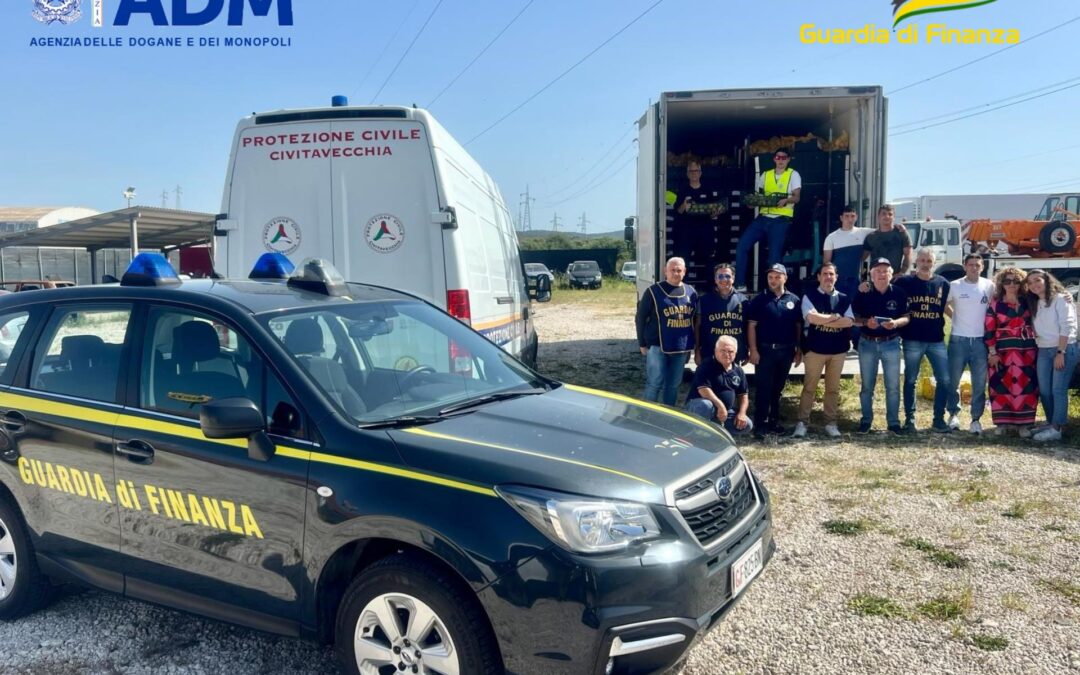 Agenti della Guardia di Finanza bloccano al porto di Civitavecchia carico di 340 chili di droga. Arrestati i due corrieri