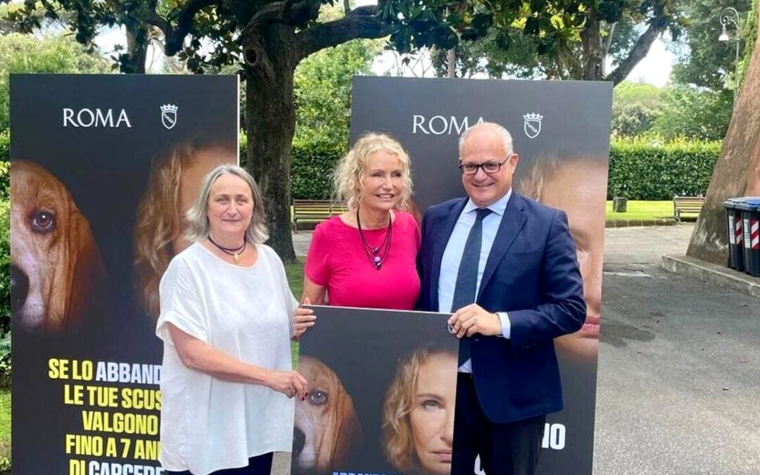 Campagna contro l’abbandono degli animali. Il sindaco Gualtieri e Licia Colò: “Le scuse sono finite”