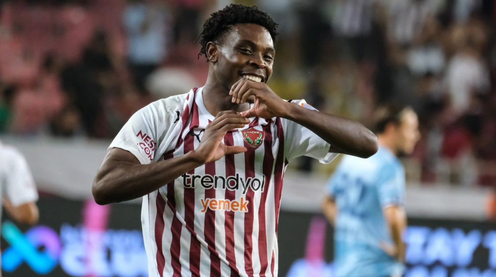 Mercato Lazio, per la trequarti spunta il nome del 21enne Fisayo Dele-Bashiru