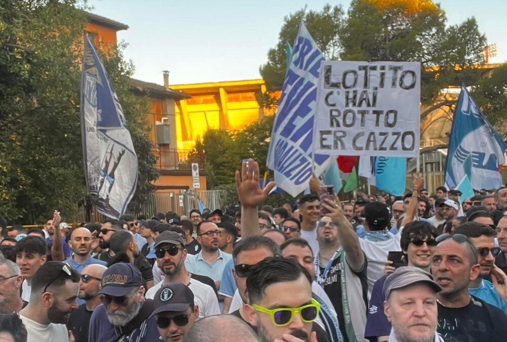 Lazio, quasi diecimila tifosi in corteo per protestare contro Lotito