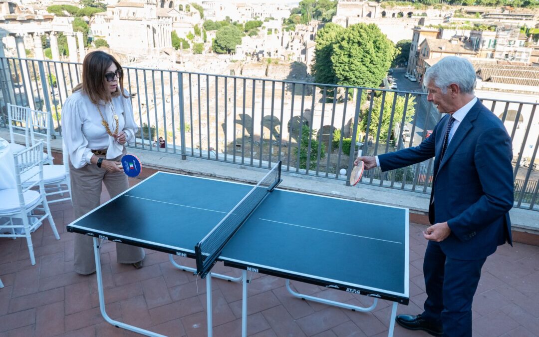 Mondiale master di ping-pong in Campidoglio con i ministri Abodi e Santanché
