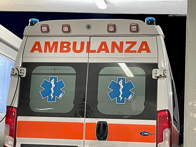 Aggredito mentre difende un amico in una rapina: muore dopo 8 giorni di agonia
