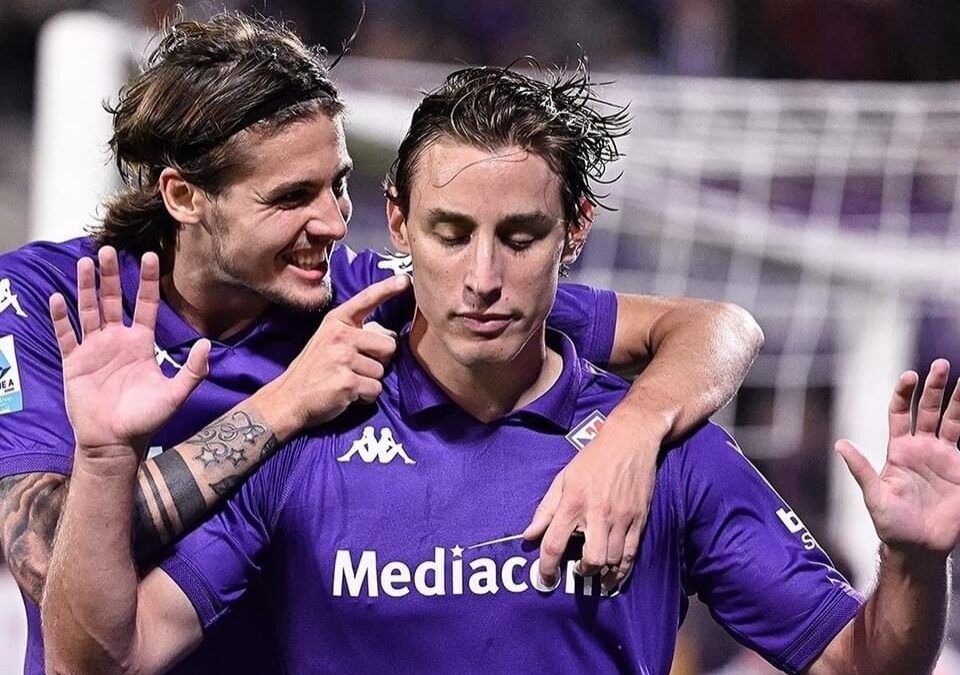 Paura al Franchi, l’ex giallorosso Bove si accascia in campo. Fiorentina-Inter sospesa