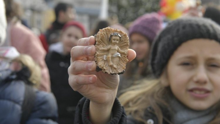 In Piazza San Pietro torna la benedizione dei ‘Bambinelli’
