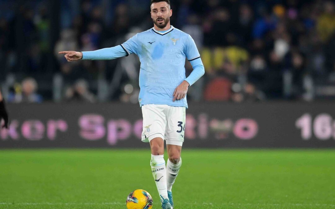 Lazio, Mario Gila ceduto a titolo definitivo al Milan: operazione da 30 milioni