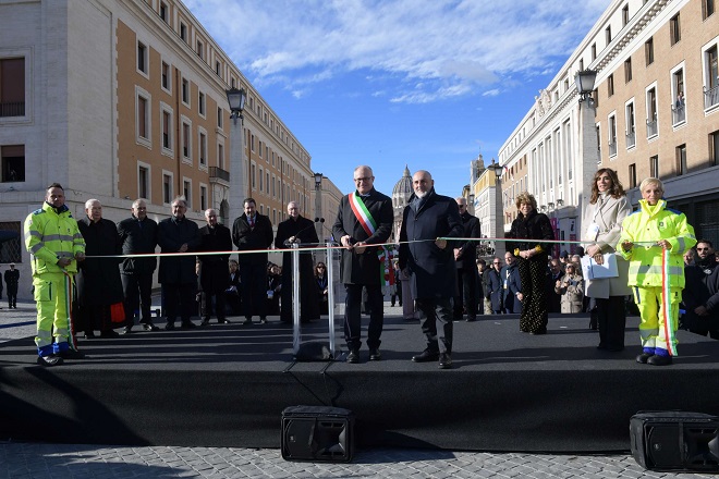 Inaugurata la nuova Piazza Pia. Gualtieri: “In pochi ci credevano ma ce l’abbiamo fatta”