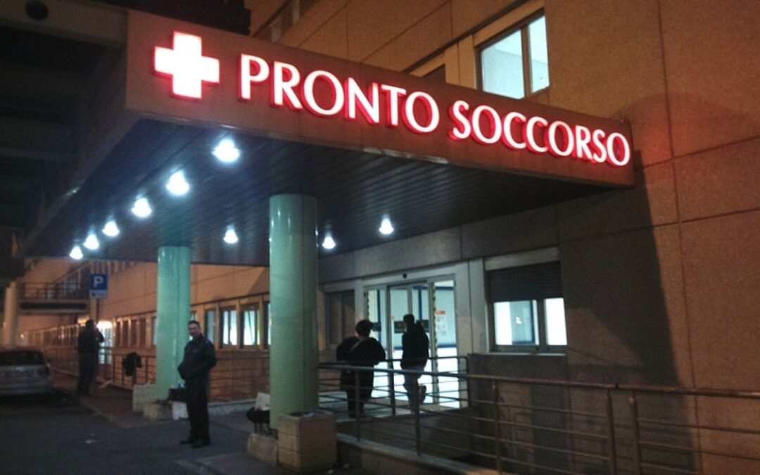 Aggredisce e tenta di rubare una pistola al Policlinico Tor Vergata, arrestato 31enne