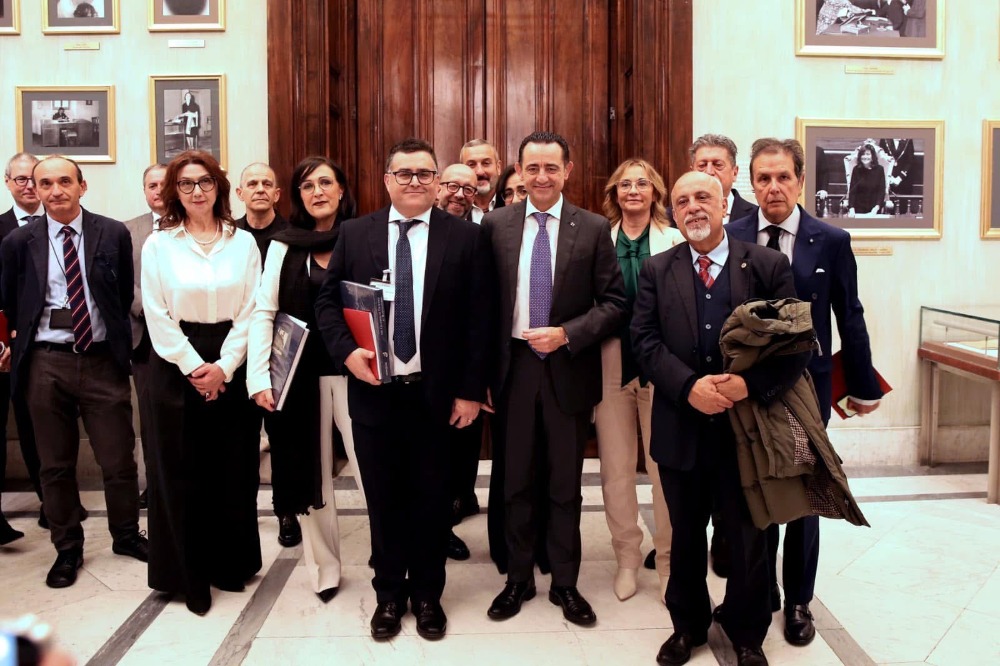 Alla Camera dei deputati inaugurata la mostra “Umanissima sacralità – Lin Delija tra terra e cielo”