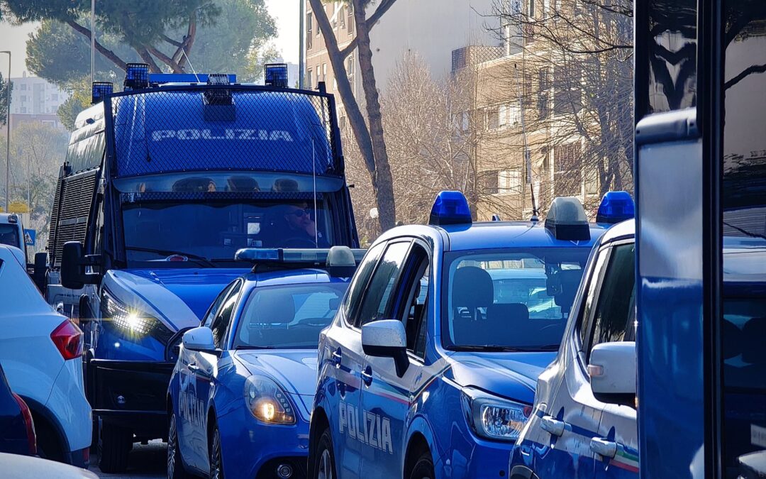Tor Bella Monaca, la Polizia scopre “L’albero della cocaina”. In manette sei spacciatori