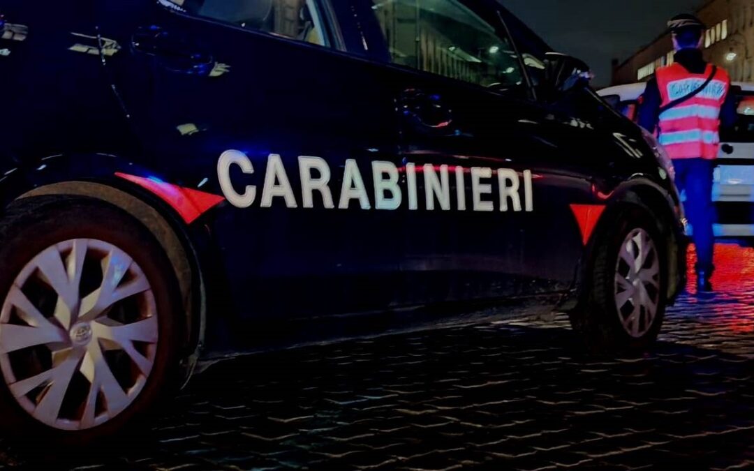 Rubano cellulare a un ragazzo, arrestati due pregiudicati romani