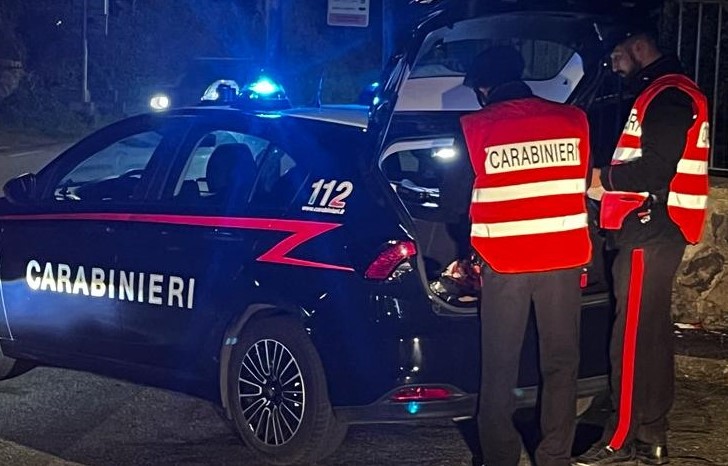 Non rispetta il divieto di avvicinamento alla moglie, arrestato dai Carabinieri