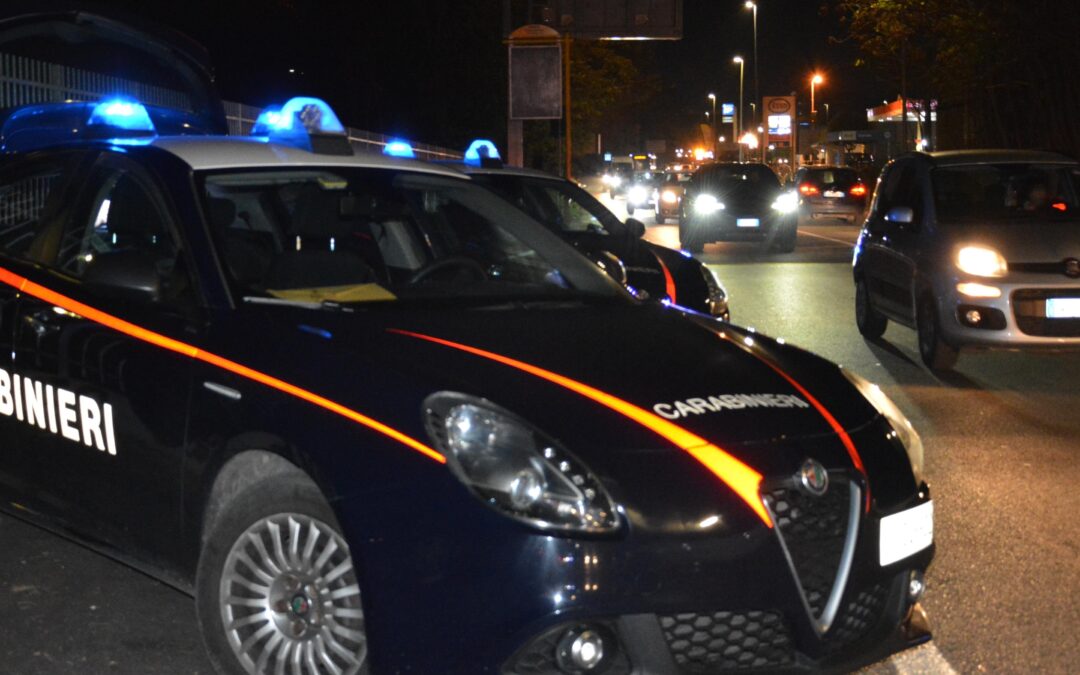 Controlli dei Carabinieri nelle periferie, denunciato 21enne trovato con carte di credito rubate