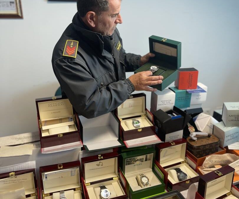 Ladispoli: la Guardia di Finanza sequestra 600 prodotti con marchi falsi di alta moda