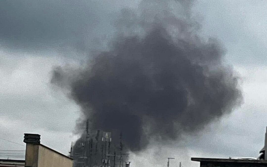 Fiamme in un accampamento abusivo sul Lungotevere, bruciano le baracche