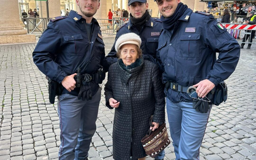 Nonnina perde l’orientamento nei pressi di Piazza San Pietro, ritrovata dai poliziotti