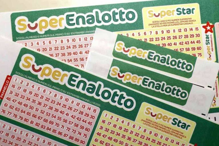 “Dammi la metà della vincita”, riappare l’ex moglie del vincitore di 88 milioni al SuperEnalotto