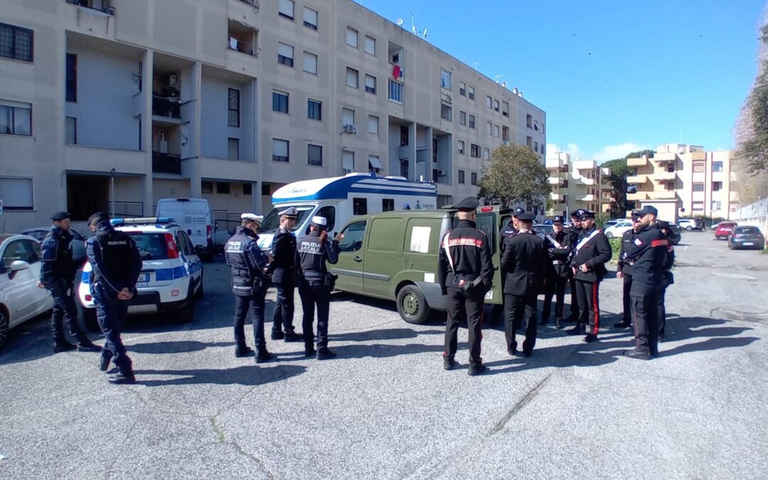 Ciampino, sgomberato alloggio occupato abusivamente: 11 persone denunciate